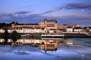 Vue lointaine du château d'Amboise